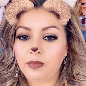 Meet your Posher, Yaneth